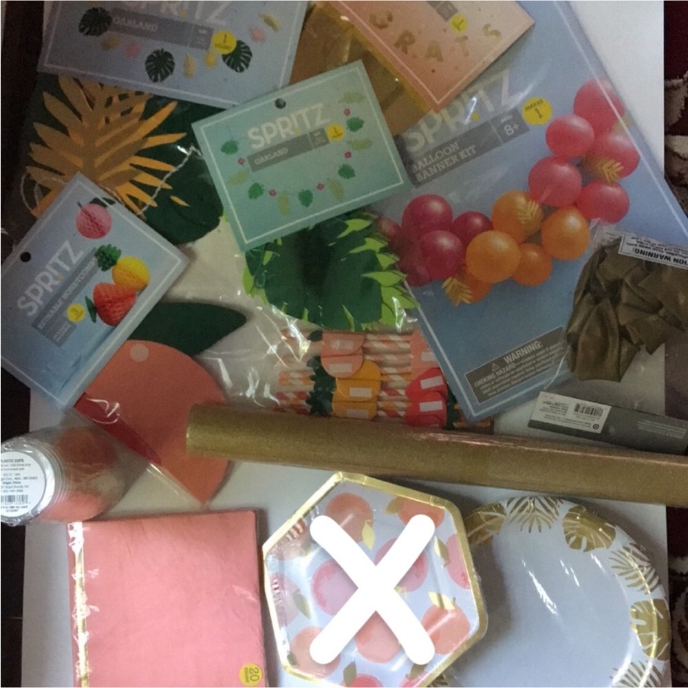 Spritz “Tropical Hawaiian” Party Supplies